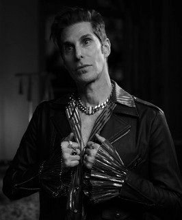 Okładka artysty Perry Farrell
