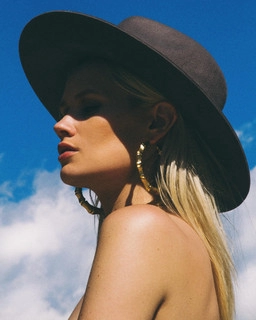 Okładka artysty Lauren Bennett