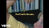Okładka teledysku Don’t Smile