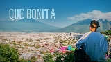 Okładka teledysku Qué Bonita