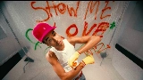 Okładka teledysku Show Me Love